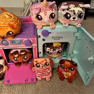 BUNDLE!! 8 stuffed animals, with 2 big accessories. Cookeez Makery